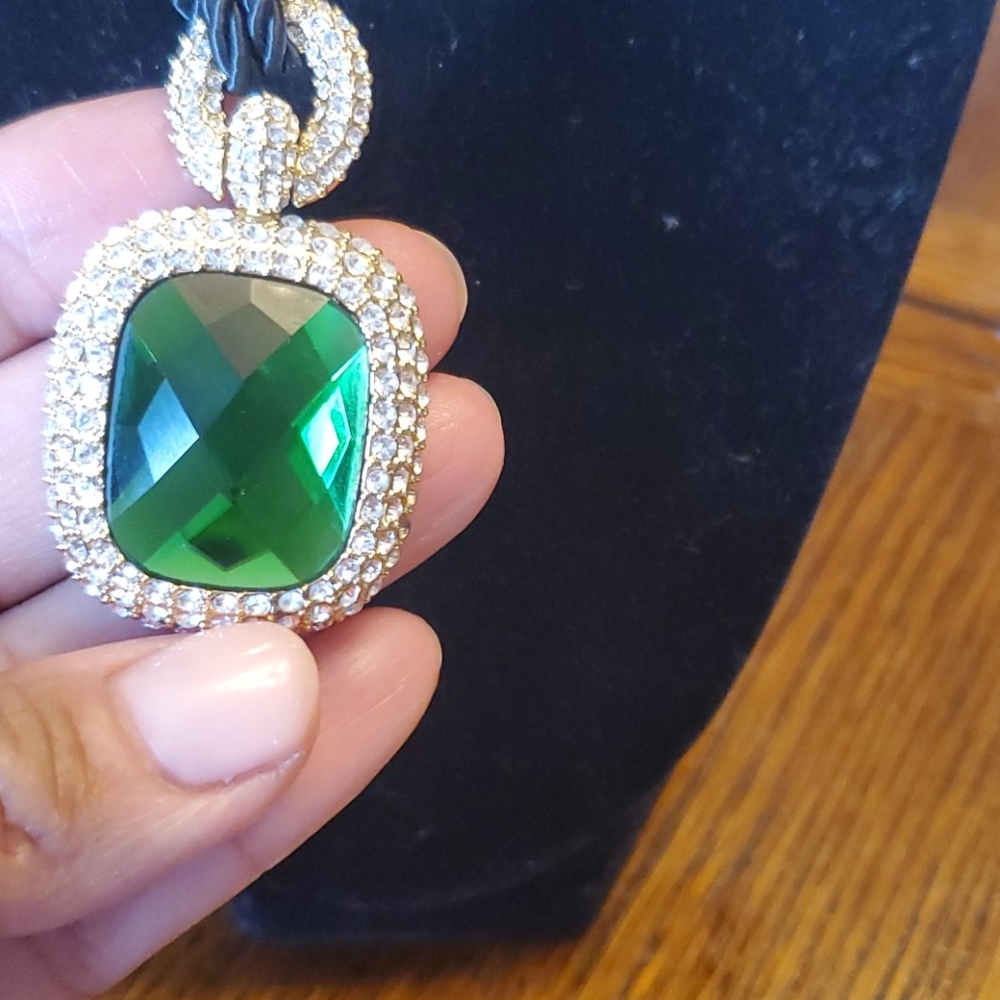 Necklace - Picture 2 of 4